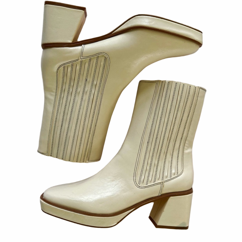Urban Outfitters Ava Cream Size 10 EU 41 Boots Platform Faux Patent Leather NEW